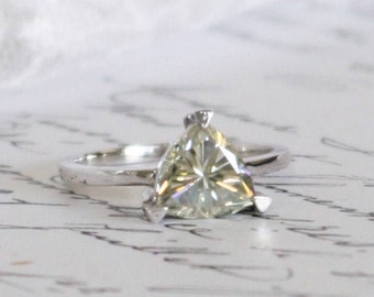 1.50ct Triangle/Trillion Moissanite in 14ct White Gold Solitaire Ring, Engagement Ring, Diamond Alternative