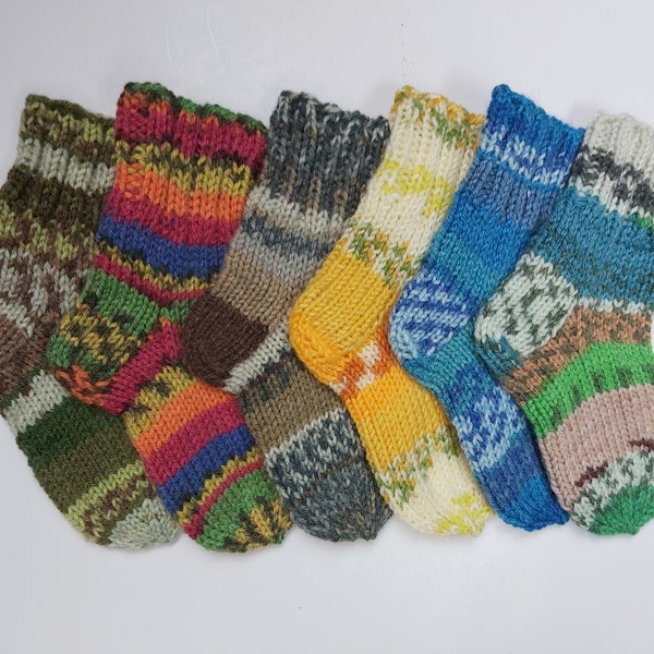 Chaussettes en laine pour bébés et tout-petits, 12-18 mois, 14 cm de long, pied tricoté à la main pour bébés, chaussettes pour enfants, chaussettes faites main, chaussettes en laine, chaussettes chaudes