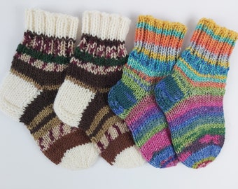 Chaussettes en laine pour bébés et tout-petits, 12-18 mois, 14 cm de long, pied tricoté à la main pour bébés, chaussettes pour enfants, chaussettes faites main, chaussettes en laine, chaussettes chaudes