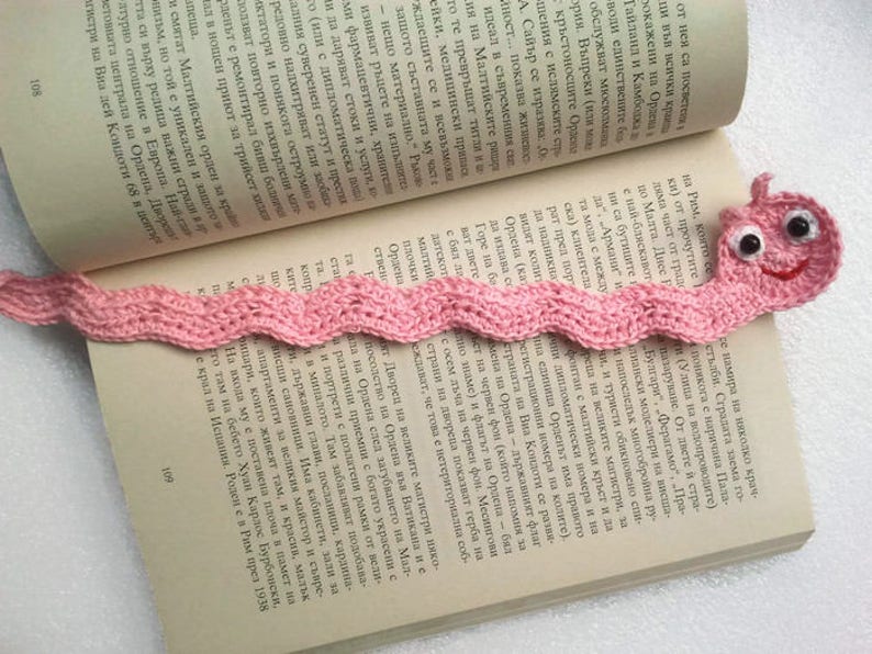 Crochet bookmark, Bookmark bookworm, Pink bookmark, Funny bookmark, Handmade cute Bookmark, Gift for book lovers, Book lover gift, Bookwarm image 4