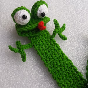 Crochet Frog Bookmark: Fun Book Lover Gift