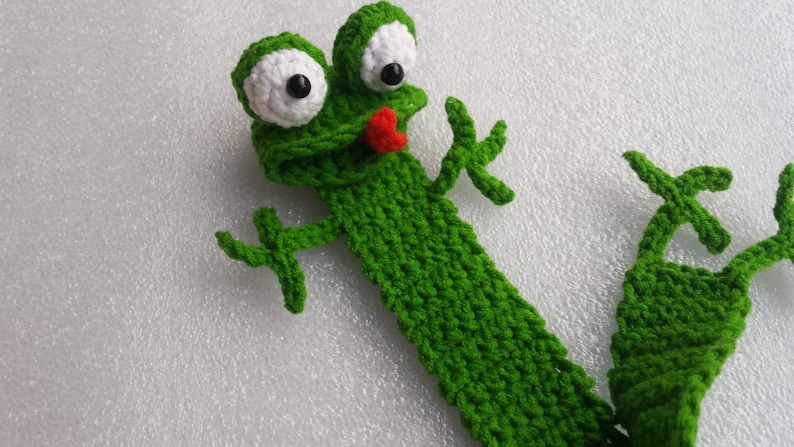 Frog Bookmark Crochet frog bookmark Crochet bookmarks Green | Etsy