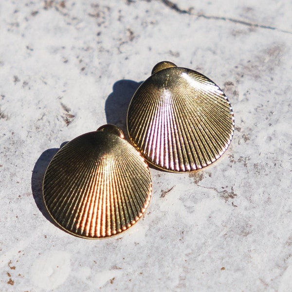 MONET - 1990s Shell Gold Tone Earrings