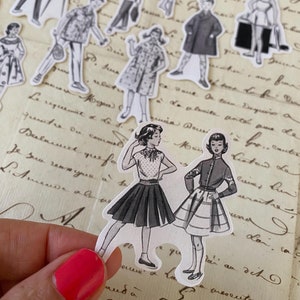 Retro Kinder Aufkleber | Schwarz und weiß Jungen Aufkleber | Monochrome Vintage Aufkleber | Ephemera Kinder Aufkleber | Kostenloser Versand