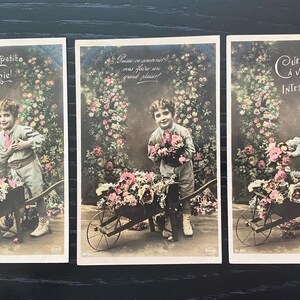 1900er Jahre Antike leere Postkarten | Französische Vintage Photogtaphy von Little Boy | Gleiche Sammlung Antike Karten | Ungebrauchte Ansichtskarten aus altem neuen Lagerbestand