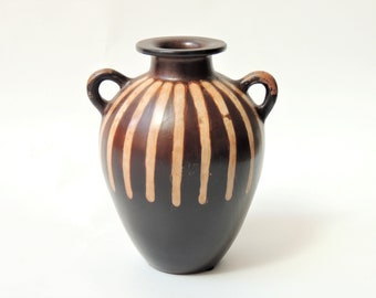 Peruvian Hand Crafted Studio Pottery Vase, Chulacana signed pottery Jose Sosa, glazed water jug
