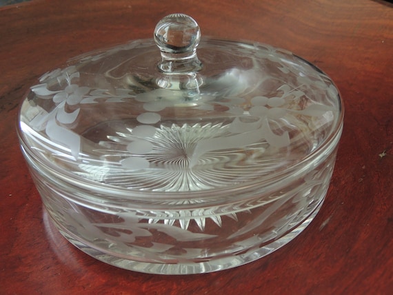 Vintage Etched Glass Trinket Box, lidded storage,… - image 2