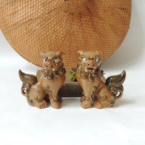 Zestaw zabytkowych psów Foo, pies świątynny, wystrój azjatycki, porcelanowe figurki lwa Shishi