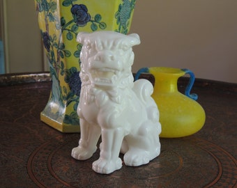 Vintage Foo Dog Statue, white temple dog, Chinese decor, porcelain chinoiserie