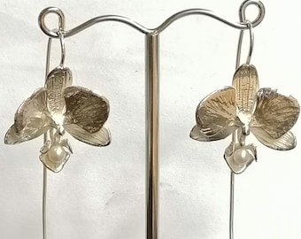 Pendants d'oreilles orchidées, fabriqués à la main en argent sterling, sertis d'une perle de culture