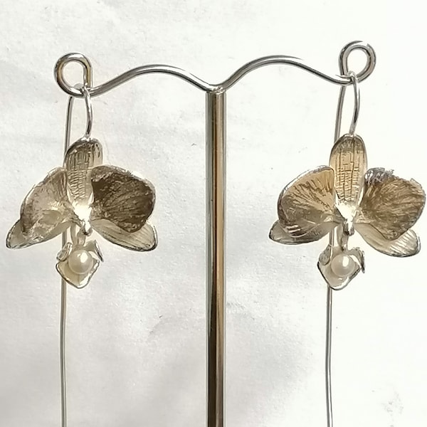 Pendants d'oreilles orchidées, fabriqués à la main en argent sterling, sertis d'une perle de culture