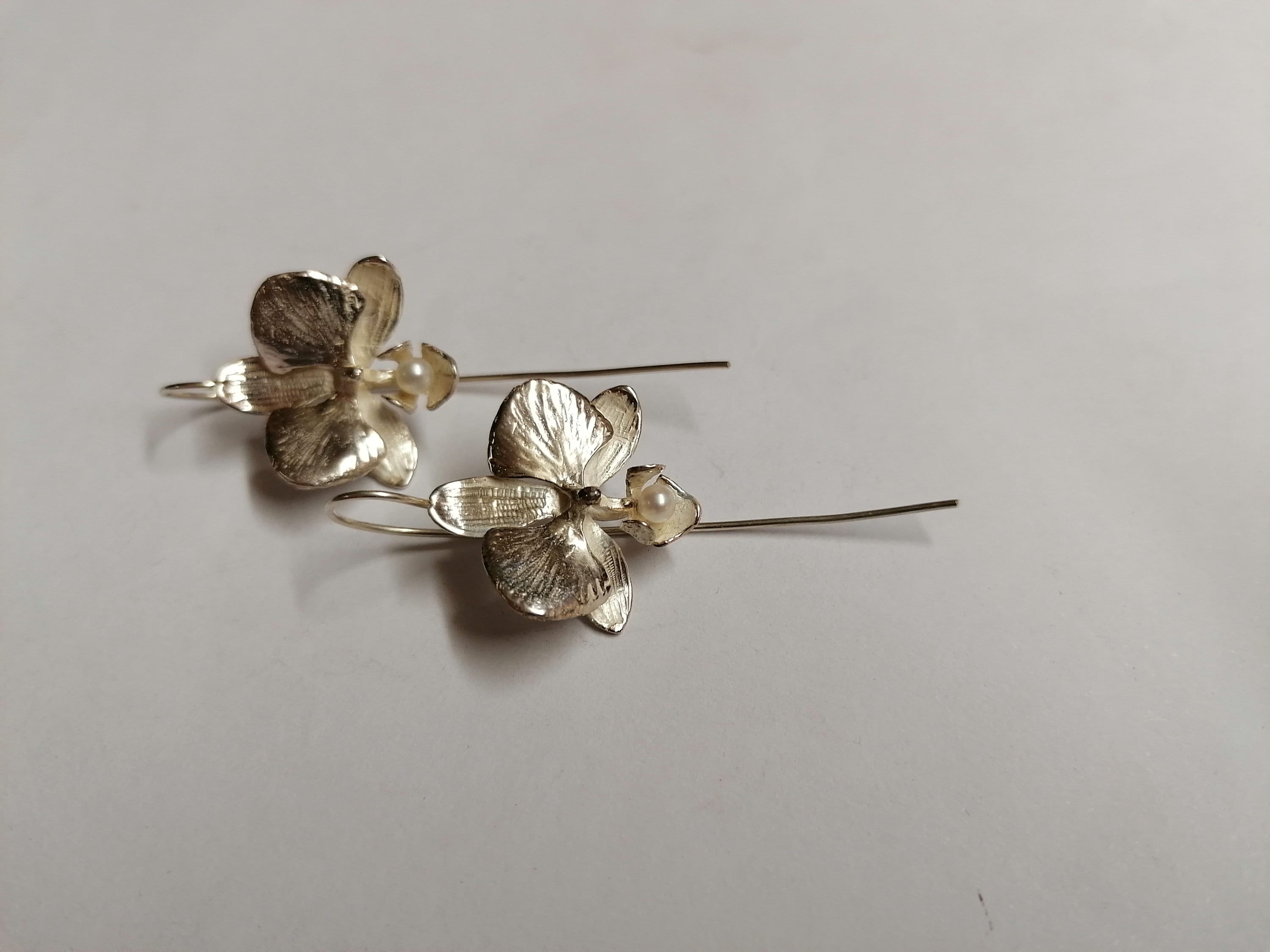Orecchini Orchidea in Argento e Oro / Orecchini Orchidea in Argento / Orecchini in Argento Minimalista Moderno / Argento Sterling 925 - Italia
