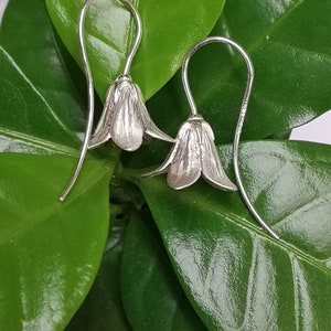 ■VINTAGE HOLLYWOOD■ Bellflower Earrings VH2336EA013B Bell Flower in Silver - Etsy