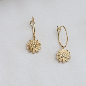 Kreolische Margarita Kreolische goldene Blume mit feinem 24 Karat Gold