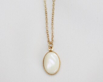 Delicate simple gold collar necklace pendant Elena  - dainty jewels - gemstone jewel