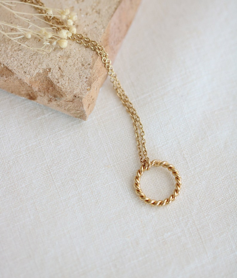 Delicate simple gold collar necklace circle pendant Camille dainty jewels image 1