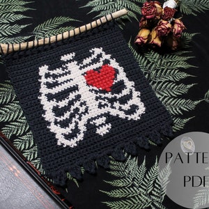 Crochet Pattern | Skeletal Ribcage with Heart Crochet Tapestry Wall Hanging Decor