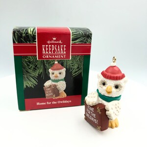 1990 HALLMARK KEEPSAKE ORNAMENT &quot;Home for the Owlidays&quot;  X23-500