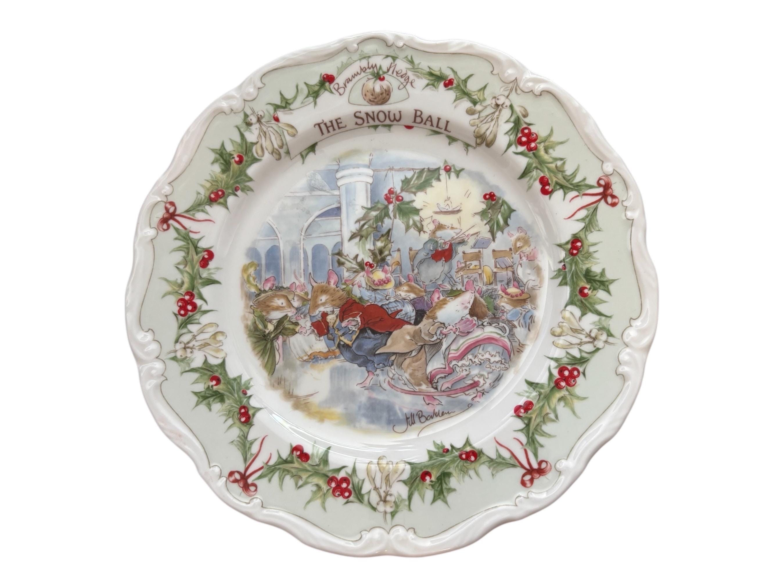 Royal Doulton THE SNOW BALL plate Brambly Hedge 1st in series X25-281