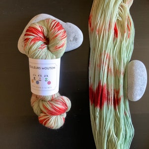 SOFT PLEASURE SOCKS Hand dyed wool Fingering Merino superwash-Cashmere-Nylon (70-20-10) 115g-388m