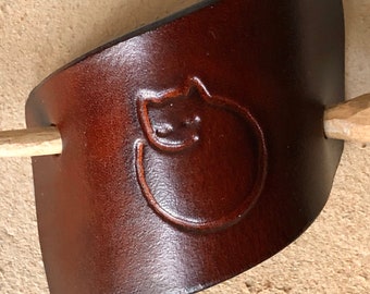 Leather hairpin with kitten