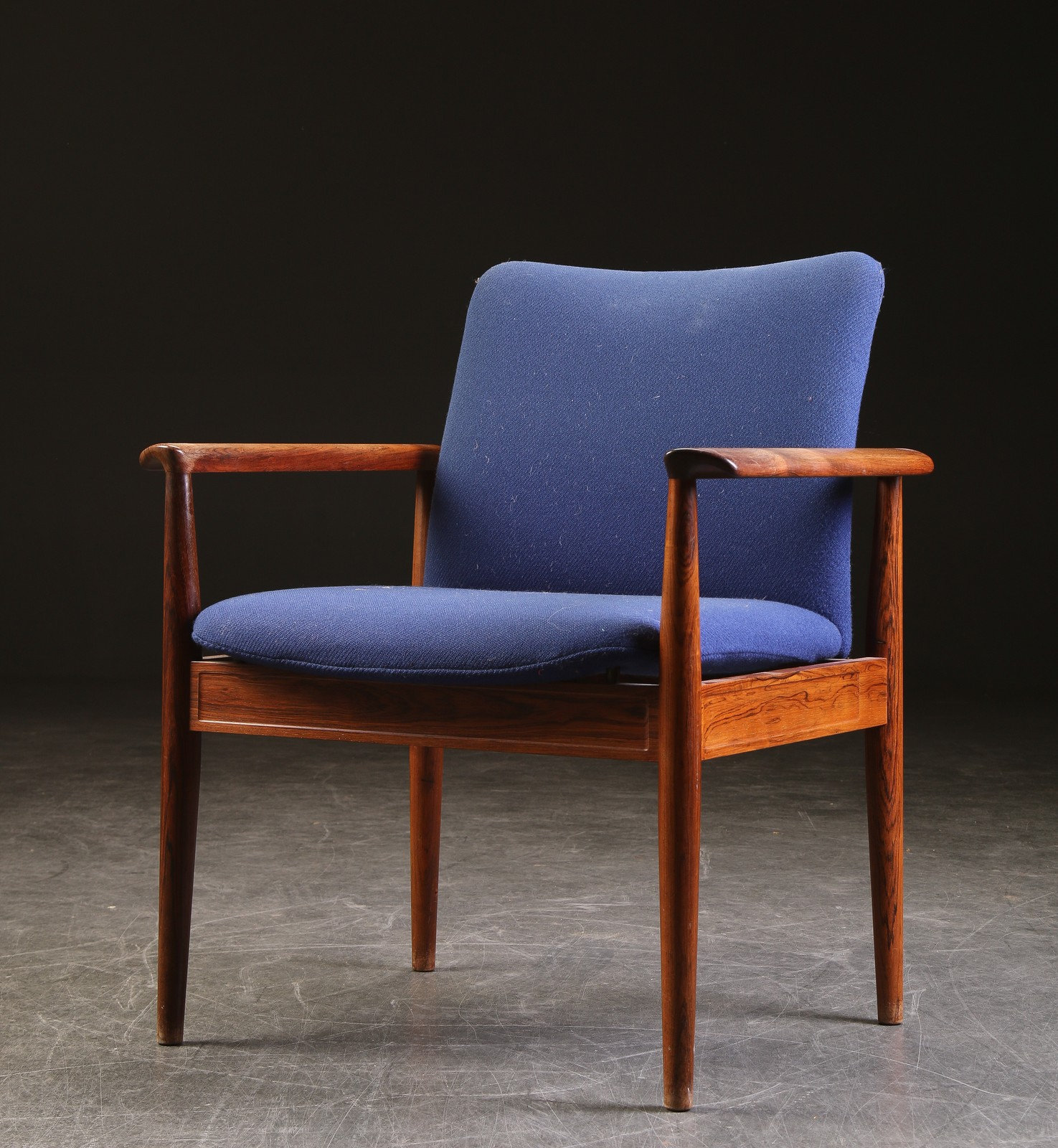 Finn juhl diplomat chair deals