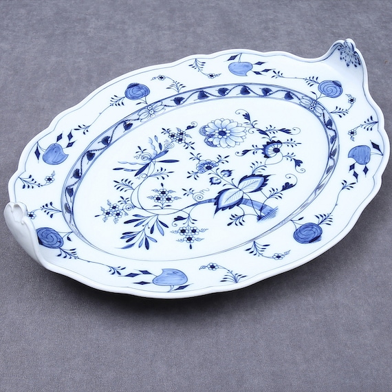 Carl Teichert, Meissen Porcelain Blue Onion Platter, Circa 1880s