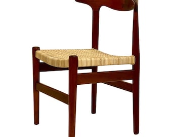 Silla escandinava moderna de cuerno de vaca atribuida a Hans Wegner