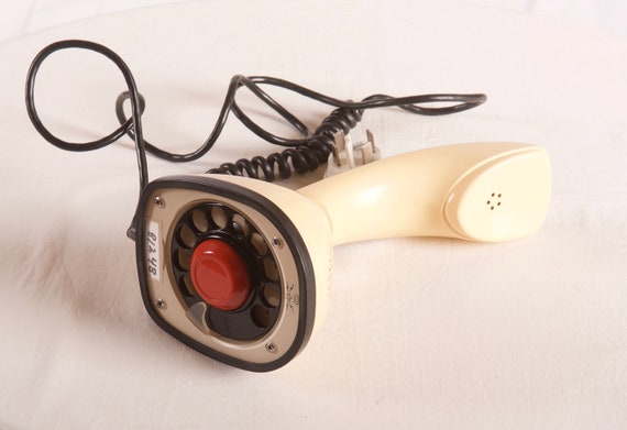 Creme Cobra Table Phone, Ericofon by LM Ericsson - Etsy Creme Cobra Table Phone, Ericofon by LM Ericsson - Etsy