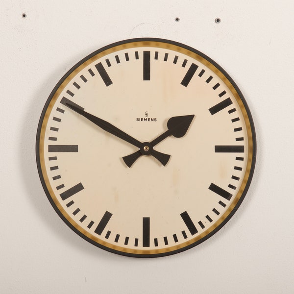 Orologio da parete ovale metallo 53cm X 86cm