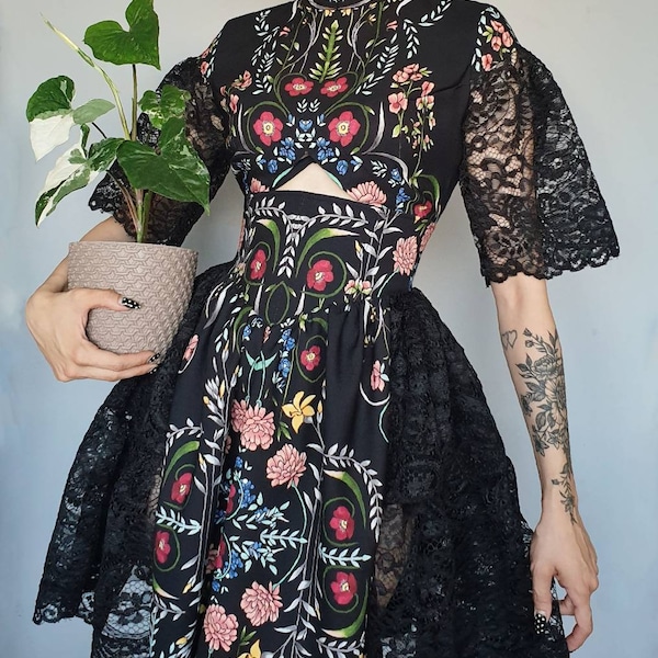 NUEVA COLECCIÓN Vestido etno floral con encaje