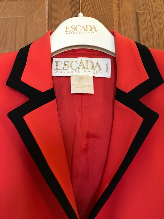 80's Escada Coral Blazer with Navy Trim, Fine Woo… - image 3