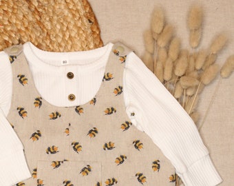 Hummel Print Latzhose im Leinenlook. Grössen 0-6 Jahre