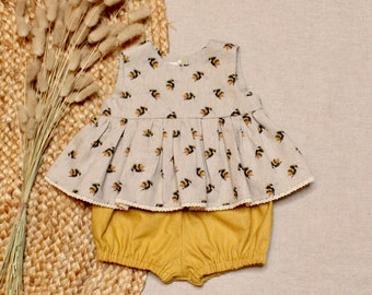 Beautiful Bumble Bee linen Top and Bloomer set . 0-4 years.