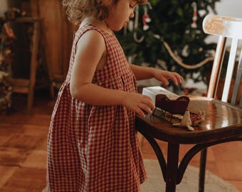 Mädchen Rot Vichy-Karo-Leinenkleid. Grössen 0-6 Jahre.