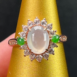 Anillo de cabujones de jade jadeíta birmano verde y variedad helada certificada