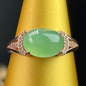 Anillo de jadeíta verde claro translúcido helado certificado