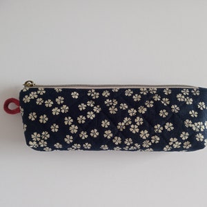 Pochette matelassée à fermeture éclair, Indigo japonais, Trousse, Étui à lunettes cherry blossom