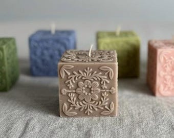 Dekorative Würfelkerze — Sojawachs & Bienenwachs, Hygge-Kerze, handgefertigte nicht parfümierte Blumenkerzen