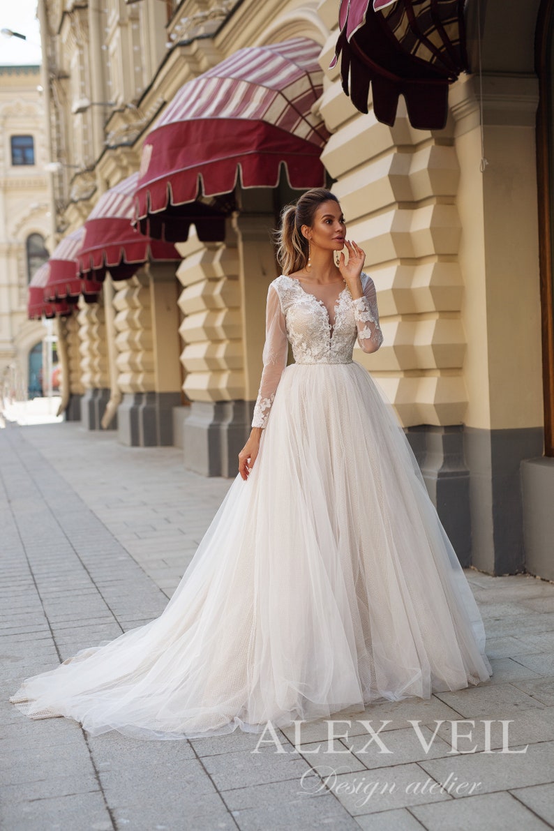 Wedding dress 'IRIS' / Luxurious golden beige | Etsy