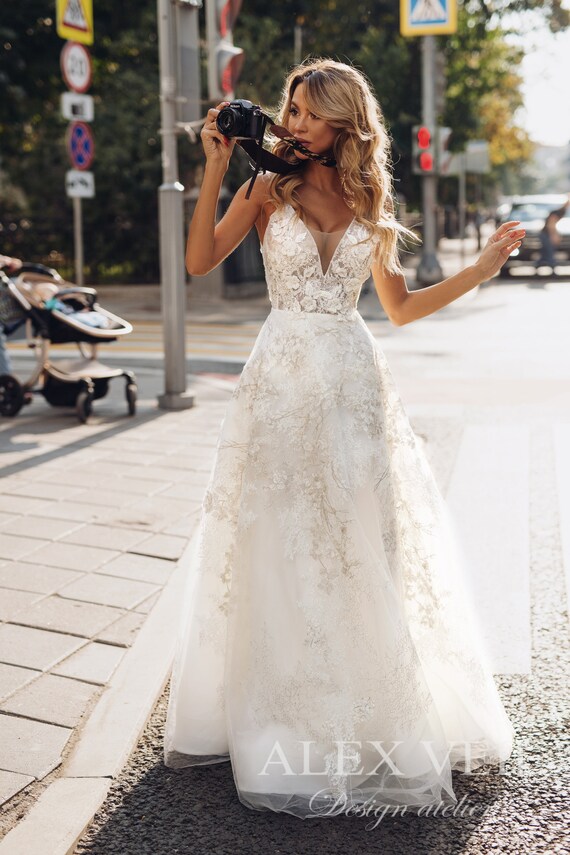 a line lace wedding dress