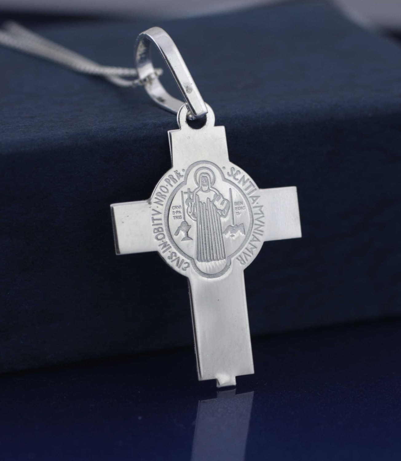 690585_5