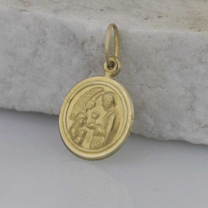 First Communion Medal, Gold Plated First Communion Necklace, Holy Communion Medal, Godmother Gift, Godfather Gift, Medalla Primera Comunion
