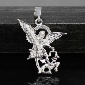 St. Michael Erzengel Halskette, Sterling Silber St. Michael Halskette mit Cz, Silber St. Michael Charm, Silber St. Michael Figur