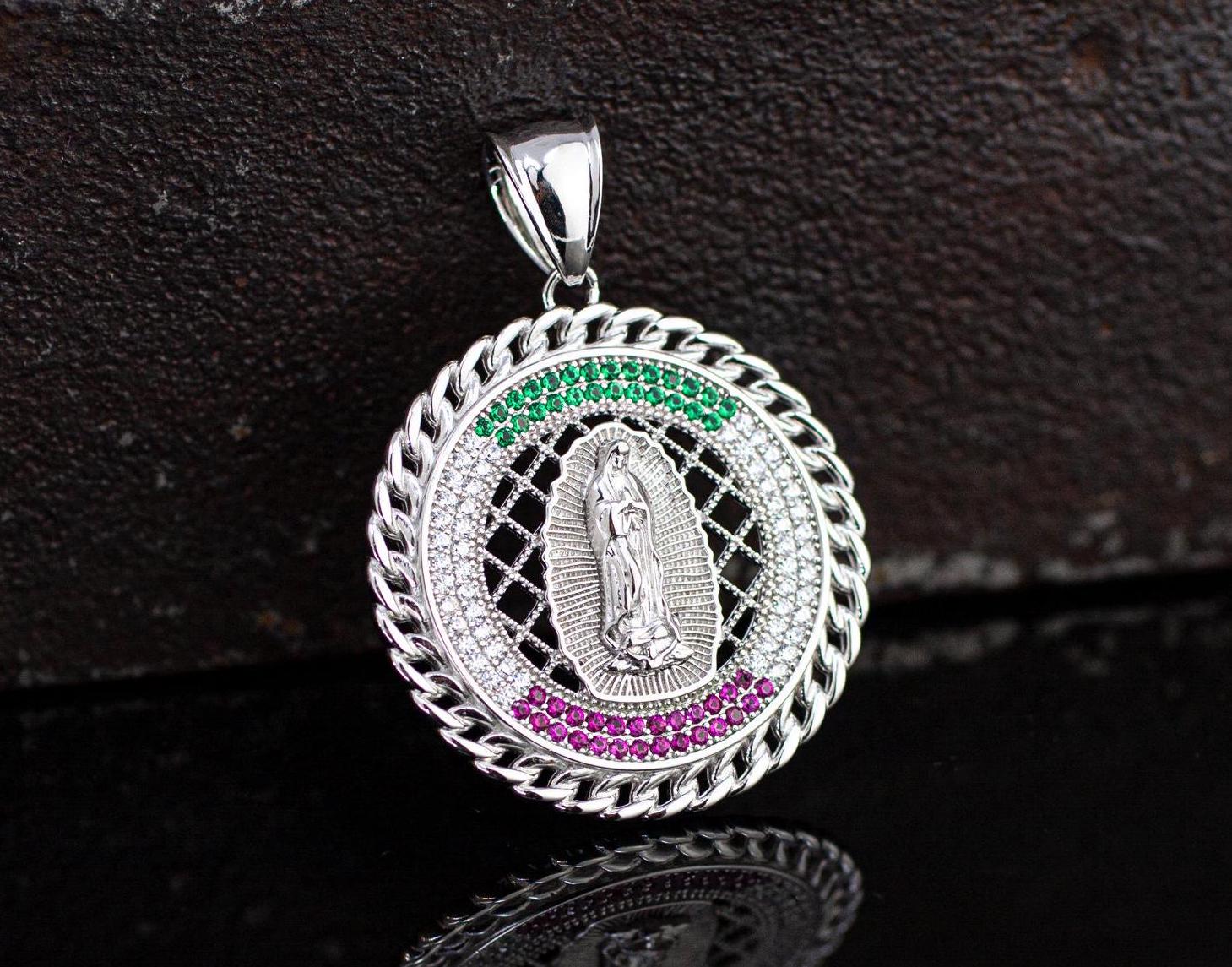 Colgante medalla de plata y topacios Basics