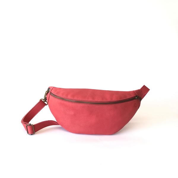 Poppy red leather waist bag, artisan leather shoulder bag, unisex leather waist bag, minimal leather hip bag, red leather travel bag