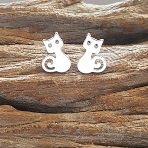 Sterling silver Cat Earrings, 7x10mm, Tiny Cat Earrings, Birthday Gift, Children&#39;s Gift
