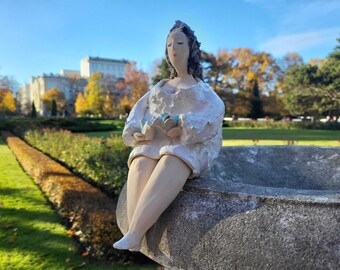 sitting woman, ceramic handmade sculpture