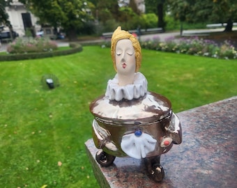 Hand-Sculpted Ceramic Jewelry Box – Gilded Art Sculpture, Trinket Container Lid