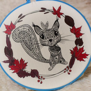 Plotter File Series Écureuils en automne Feuilles de forêt non pelucheuses Couronnes De châtaignes Mandala Boho